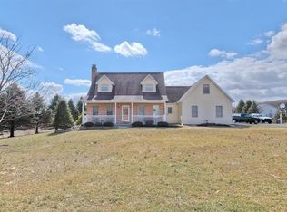 4470 Hillside Rd, Coplay, PA 18037