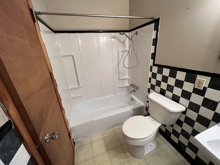 207 N Mulberry St — Photo 11