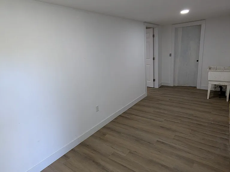 212 Joslen Blvd — Photo 7