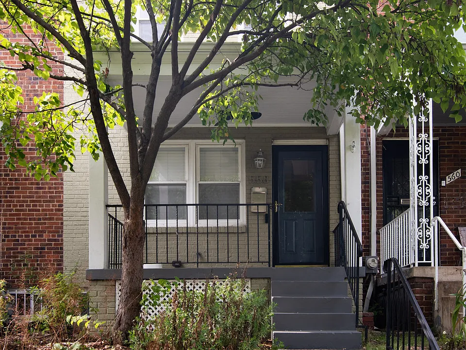 558 Oklahoma Ave NE