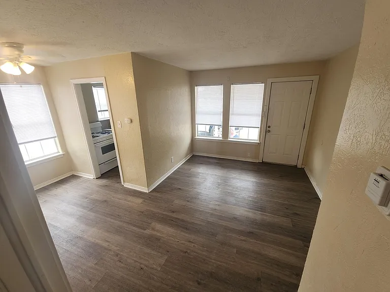 1002 N Lake St #A — Photo 8