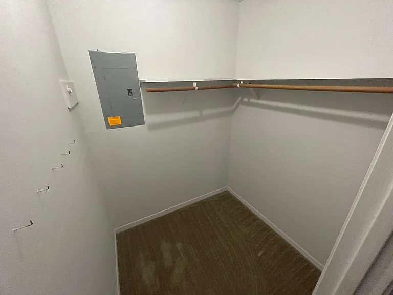 552 Lawson Ln — Photo 15