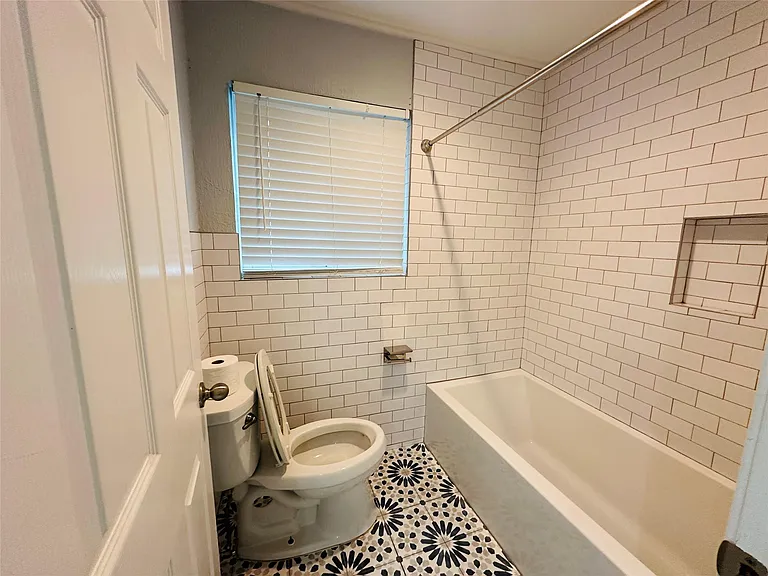9758 Cedardale Dr — Photo 13