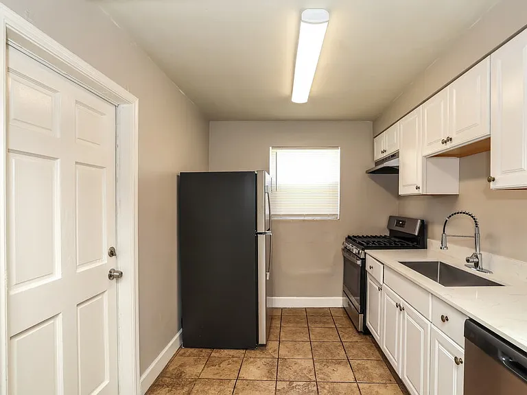 826 S D St — Photo 8