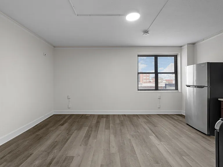 Fairmont Tower Apartments — Photo 14