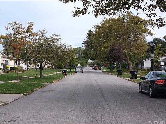 4th image of 173 Parkedge Ave
