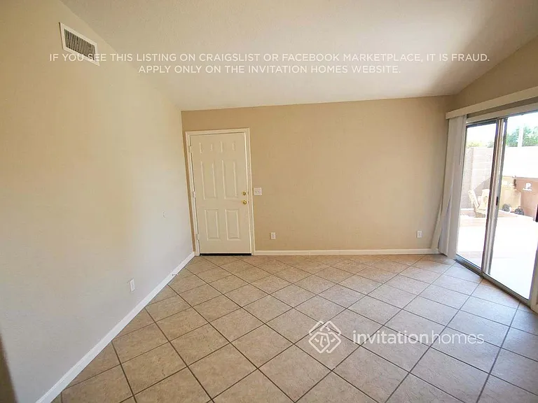 7923 W Laurel Ln — Photo 4