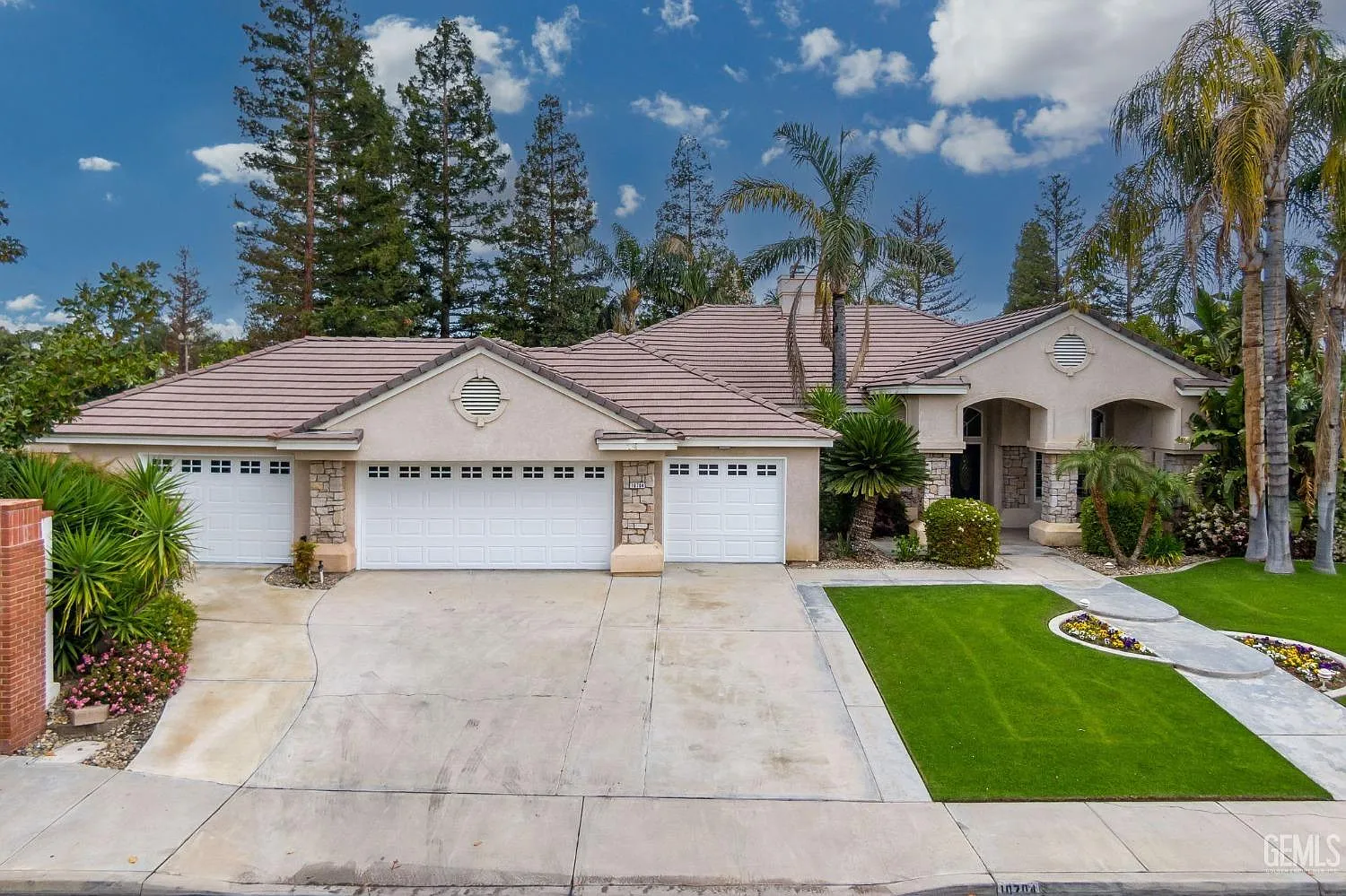 10704 Finchley Dr photo 1