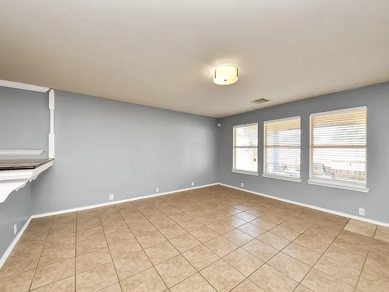 2038 Eddlewood Ct — Photo 8