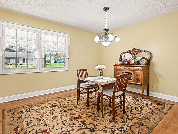 4th image of 2698 N Van Gogh Dr