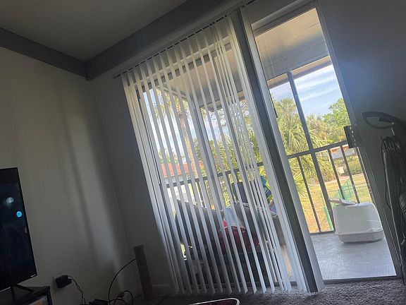 5th image of 7009 Aloma Ave