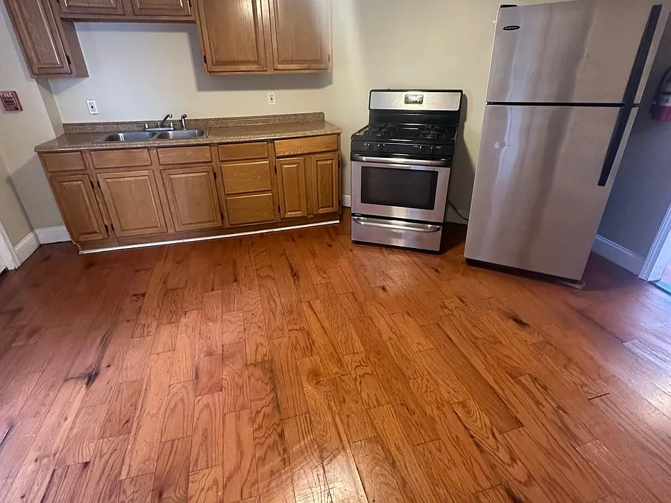 7 Anthony St #2