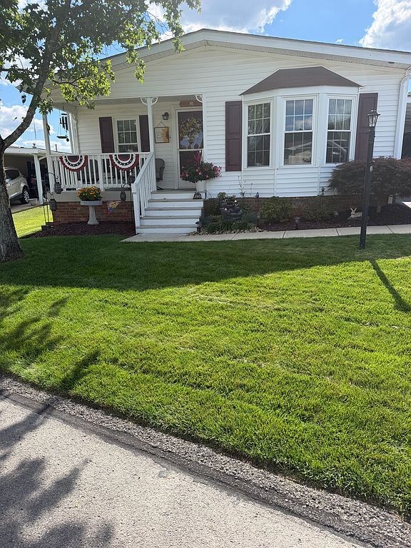 477 Canterbury Cir - Property Image