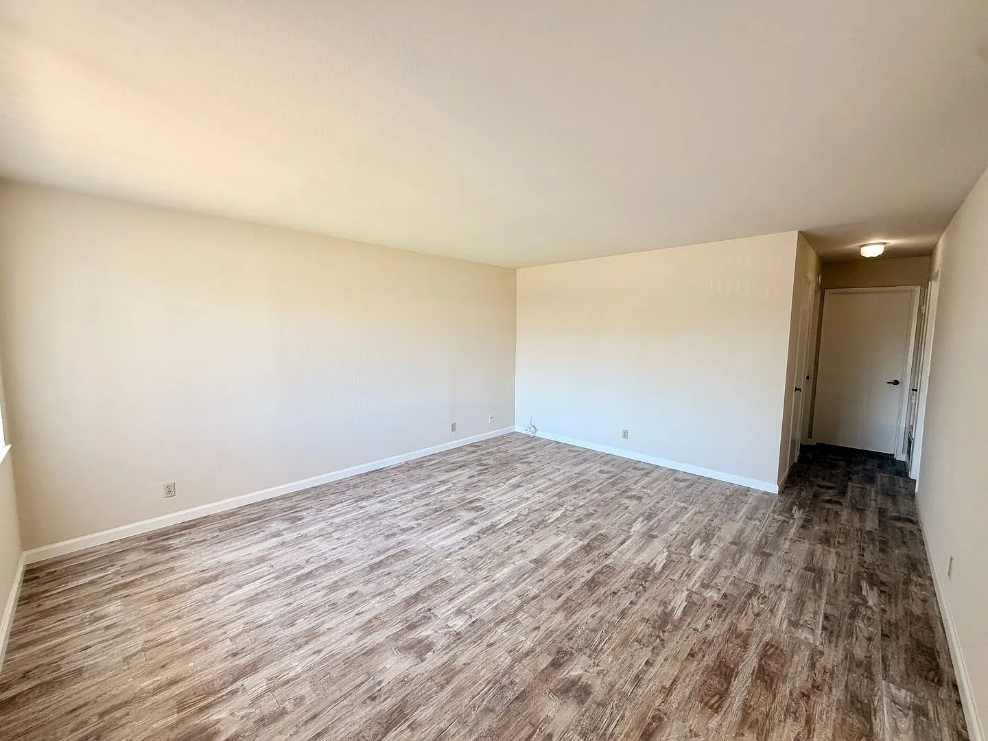 3727 Peacock Court — Photo 2