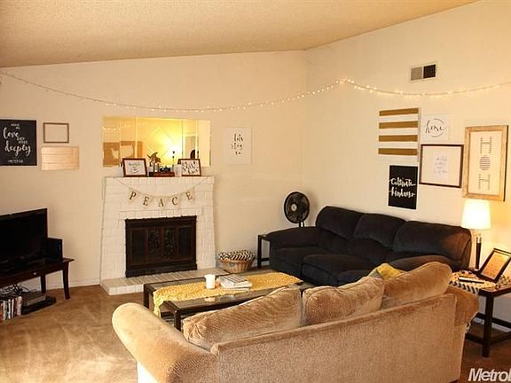 4th image of 2834 Londonderry Dr