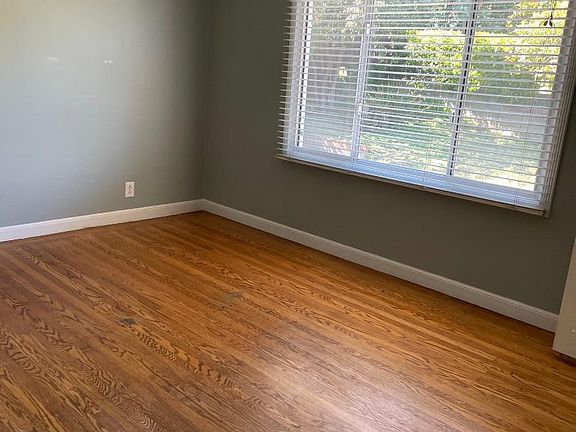 5th image of 414 Hazelwood Dr