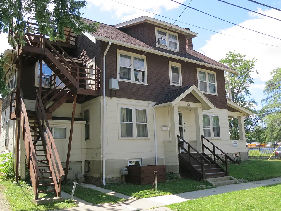 402 Benjamin St