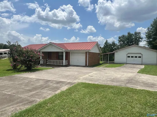 341 County Road 372, Trinity, AL 35673