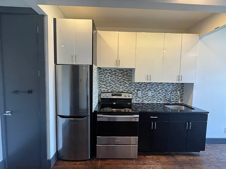 21A Somers St #2 — Photo 9