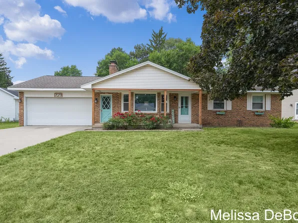 7079 Southwood Dr, Jenison, MI 49428