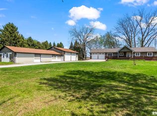 2784 Hilltop Rd, Springfield, IL 62712