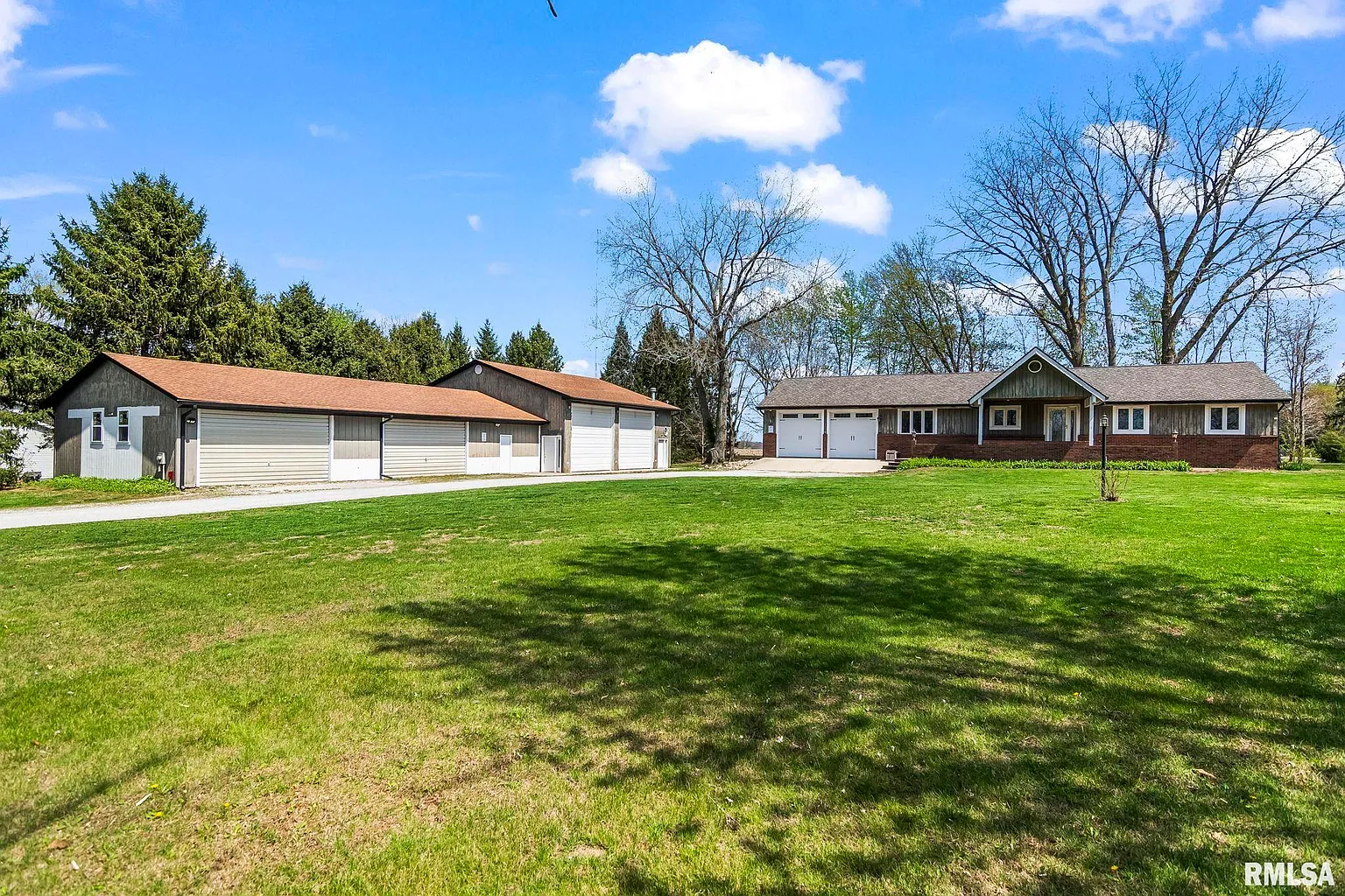 2784 Hilltop Rd photo 1