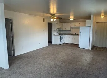 2 bed, 900 sqft, $1,225 — Photo 2