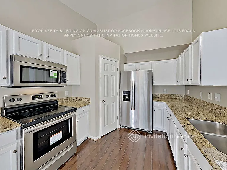 3017 Secret Garden Ct — Photo 10