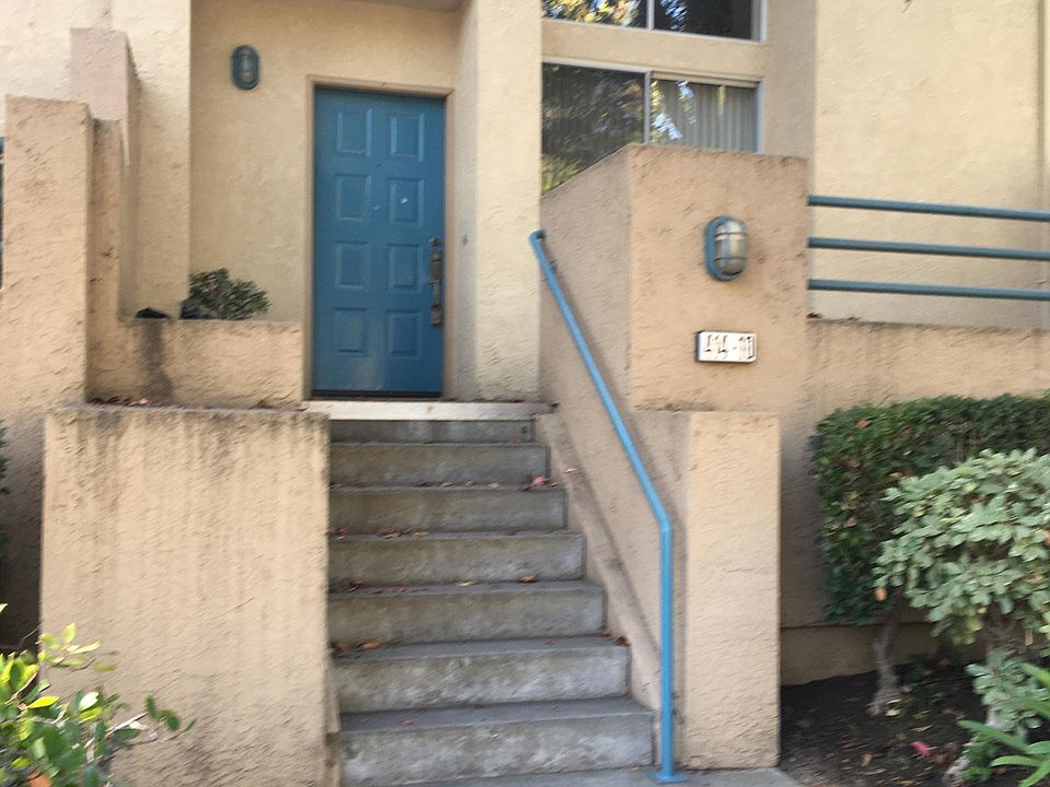 1st image of 414 Galleria Dr APT 10