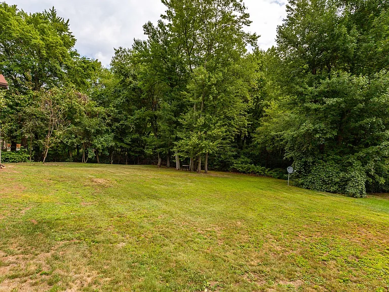 80 Lancaster Dr — Photo 24