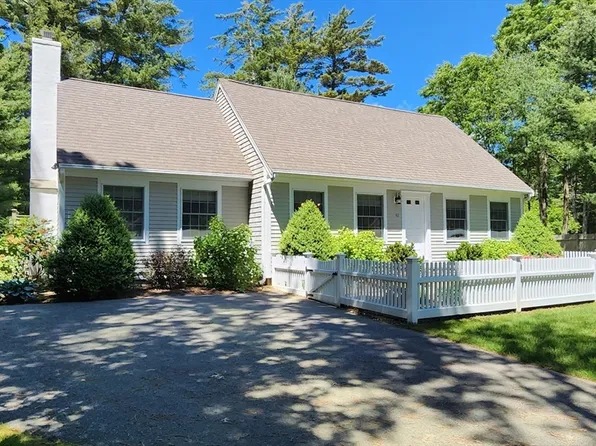42 Overlook Cir, East Falmouth, MA 02536