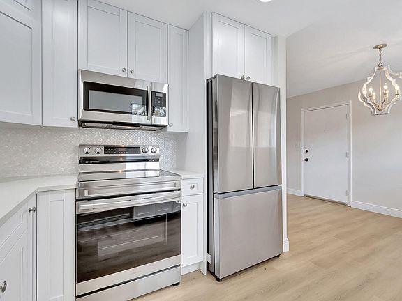 3rd image of 15054 Ashland Way #86