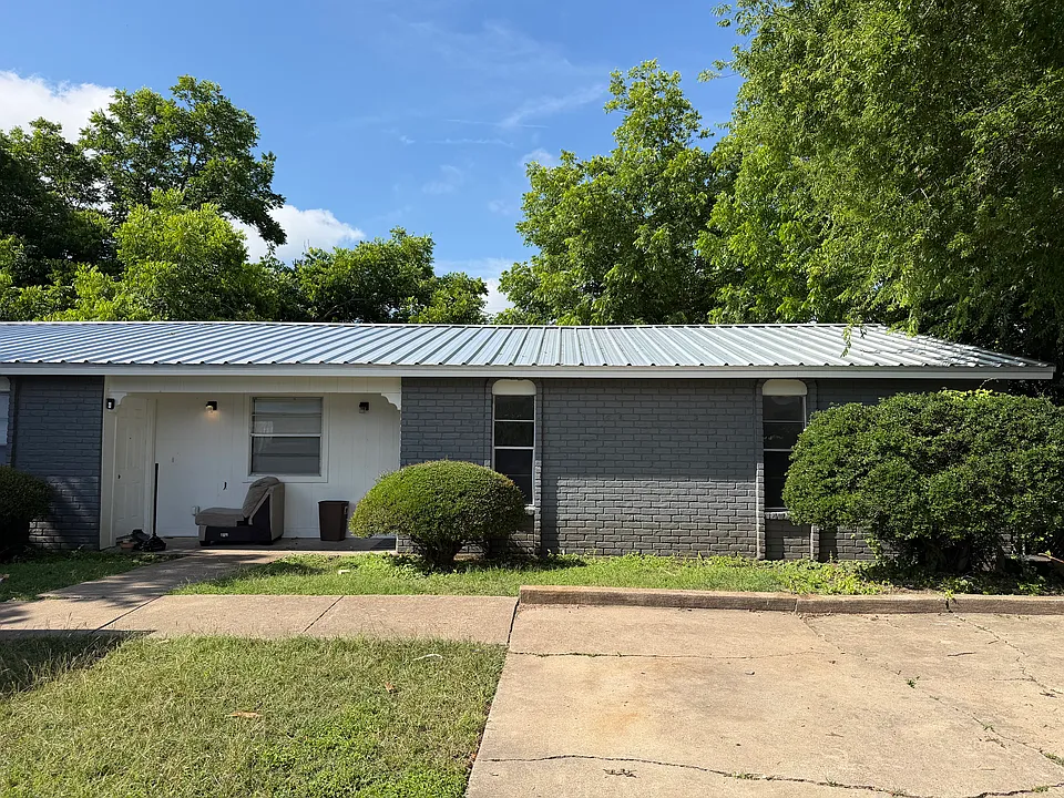1409 Calle Nogal St #B