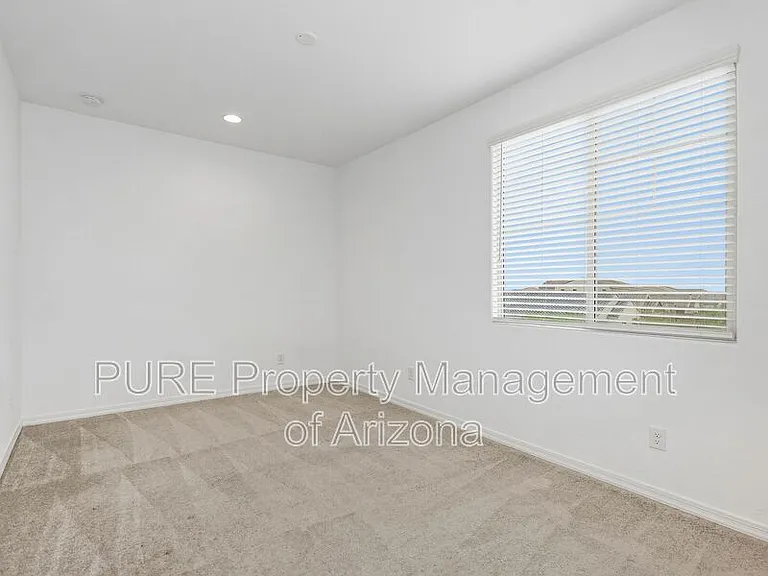 5177 N 87th Dr — Photo 17