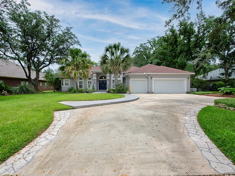2760 Pebble Beach Dr — Photo 2