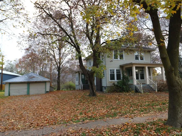 6823 Jefferson Rd, North Branch, MI 48461