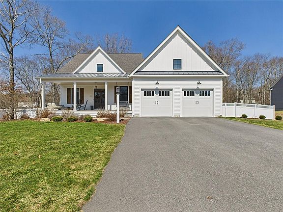 2nd image of 74 Lyne Rd