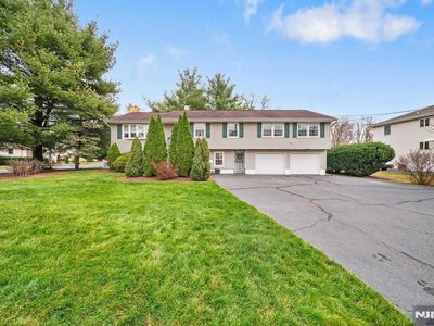 33 Smith St, Waldwick, NJ, 07463