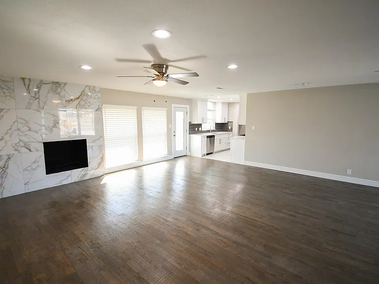 1422 Addington St — Photo 4
