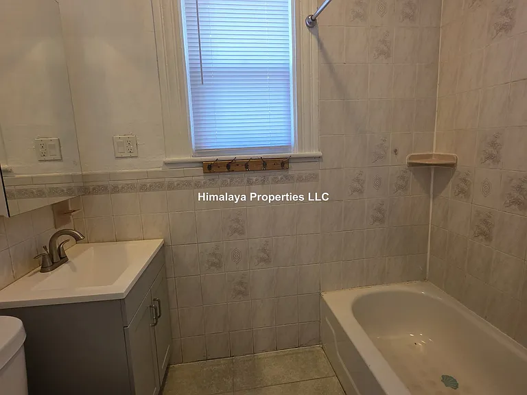 26 Mayfield St #1 — Photo 9