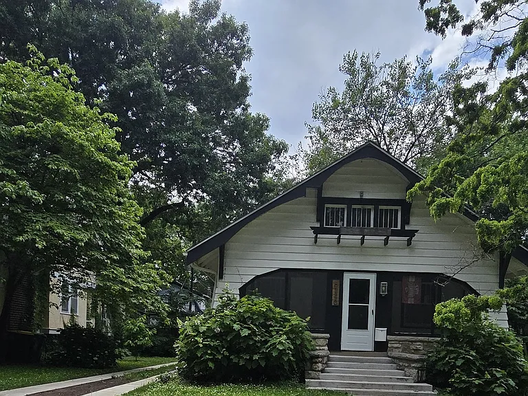 5740 Charlotte St — Photo 1