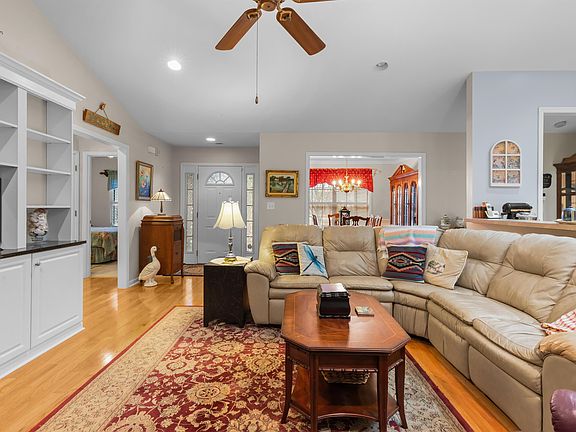 5th image of 143 Myrtle Trace Dr.