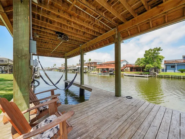 442 Pompano St, Bayou Vista, TX 77563