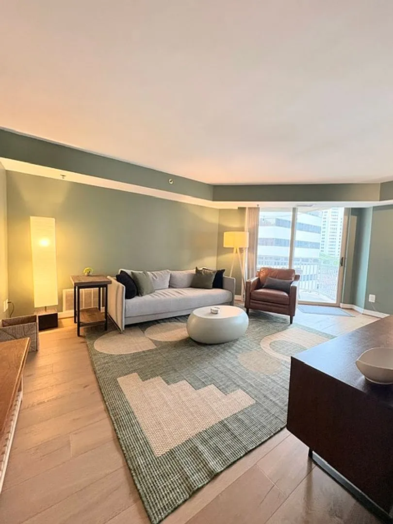 7500 Woodmont Ave #907 — Photo 4