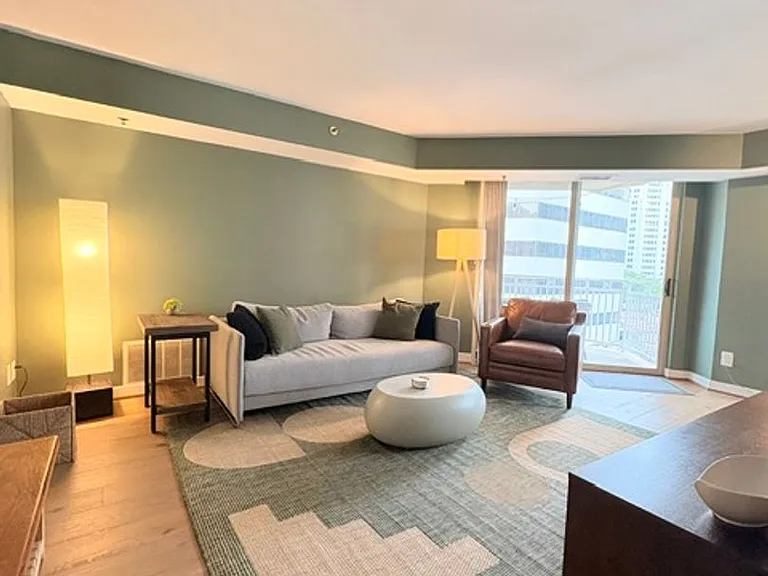 7500 Woodmont Ave #907 — Photo 4