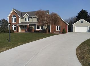 W303N6544 Irene Ln, Hartland, WI 53029