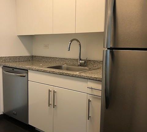 4th image of 505 W 37th St APT 4006