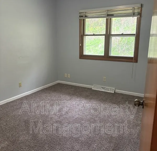 1672 10th St NW — Photo 7