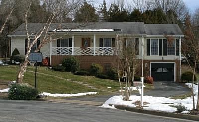 1st image of 850 Canterbury Dr