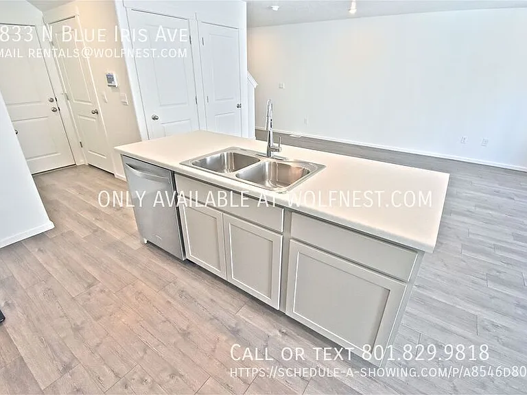 1833 N Blue Iris Ave — Photo 10
